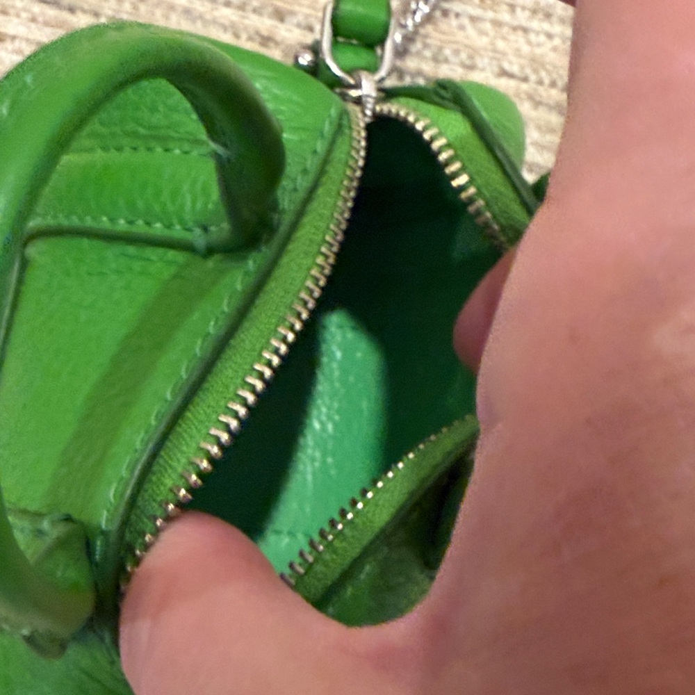 Marc Jacobs Green Leather Women's Mini The Duffle Bag - Picture 8 of 11
